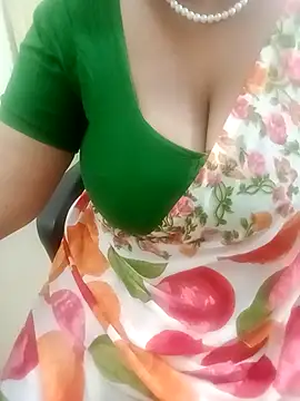 Snapshot of tami_lavanya chatting on 12-15-25, 04:06 tami lavanya online show from 12-15-25, 04:06