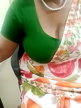 Snapshot of tami_lavanya chatting on 12-15-25, 05:17 tami lavanya online show from 12-15-25, 05:17