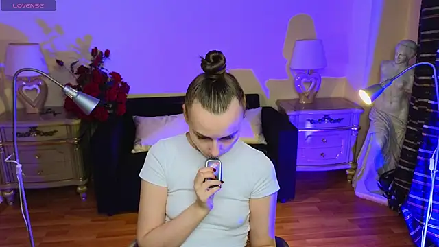 Snapshot of Kelly_Cartier chatting on 10-10-25, 11:31 Kelly Cartier online show from 10-10-25, 11:31