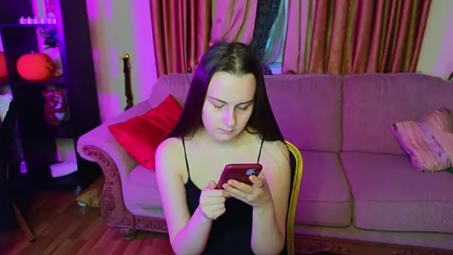 Snapshot of Kelly_Cartier chatting on 11-05-25, 11:21 Kelly Cartier online show from 11-05-25, 11:21