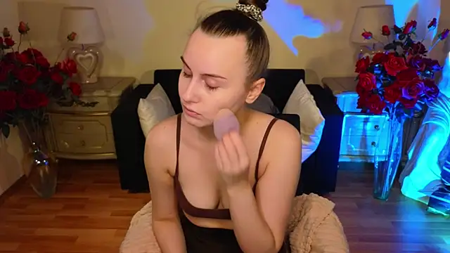 Snapshot of Kelly_Cartier chatting on 12-04-25, 12:14 Kelly Cartier online show from 12-04-25, 12:14