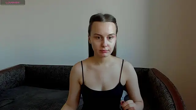 Snapshot of Kelly_Cartier chatting on 03-24-26, 01:16 Kelly Cartier online show from 03-24-26, 01:16