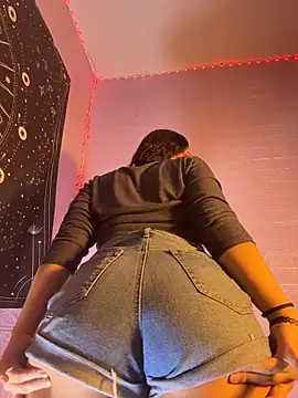 Snapshot of ZeziGamingg chatting on 01-16-26, 05:00 ZeziGamingg online show from 01-16-26, 05:00