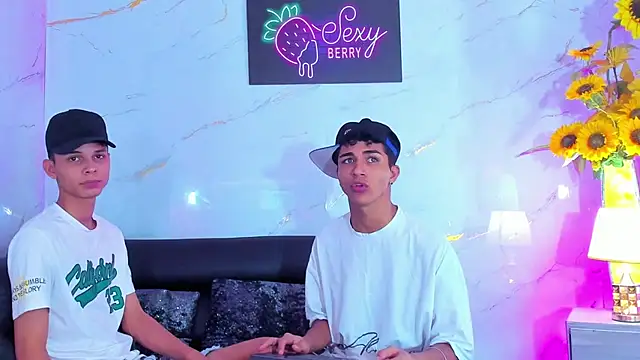Snapshot of The_boys_at chatting on 09-12-25, 04:23 The boys at online show from 09-12-25, 04:23