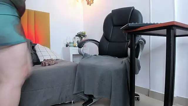 freya 26 online show from 01-11-26, 04:01