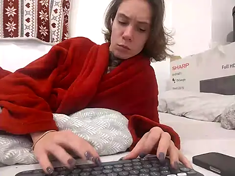 HoneySquirrel online show from 10-26-25, 04:24