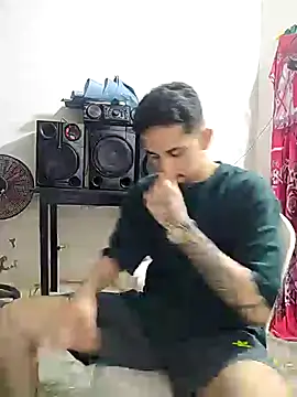 Snapshot of giannis090 chatting on 09-21-25, 09:11 giannis090 online show from 09-21-25, 09:11