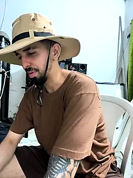 Snapshot of giannis090 chatting on 10-03-25, 04:42 giannis090 online show from 10-03-25, 04:42