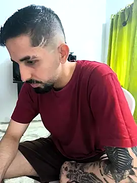 Snapshot of giannis090 chatting on 10-12-25, 09:58 giannis090 online show from 10-12-25, 09:58