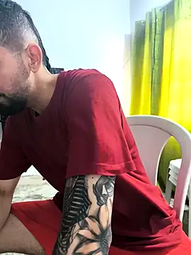 Snapshot of giannis090 chatting on 10-17-25, 07:27 giannis090 online show from 10-17-25, 07:27