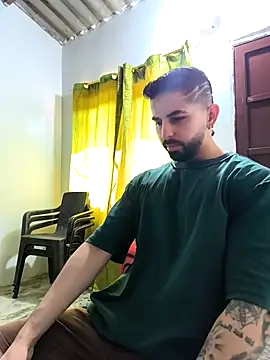 Snapshot of giannis090 chatting on 02-11-26, 08:25 giannis090 online show from 02-11-26, 08:25