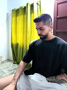 Snapshot of giannis090 chatting on 02-14-26, 09:44 giannis090 online show from 02-14-26, 09:44