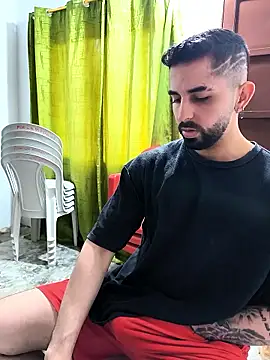 Snapshot of giannis090 chatting on 02-20-26, 07:58 giannis090 online show from 02-20-26, 07:58