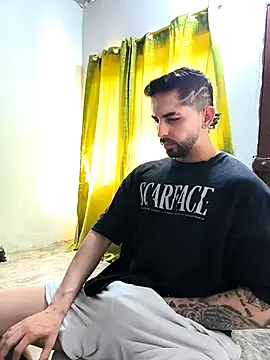 Snapshot of giannis090 chatting on 03-12-26, 08:37 giannis090 online show from 03-12-26, 08:37