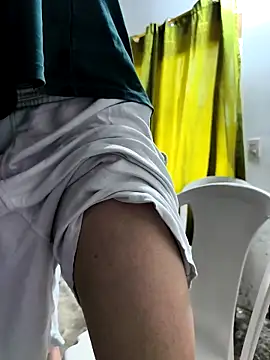 Snapshot of giannis090 chatting on 03-13-26, 08:26 giannis090 online show from 03-13-26, 08:26