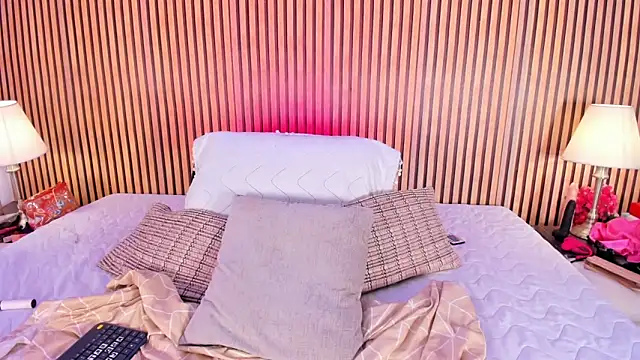 Snapshot of keeyla_stone chatting on 09-19-25, 09:04 keeyla stone online show from 09-19-25, 09:04