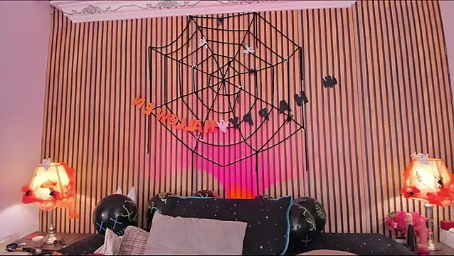 Snapshot of keeyla_stone chatting on 10-30-25, 10:43 keeyla stone online show from 10-30-25, 10:43