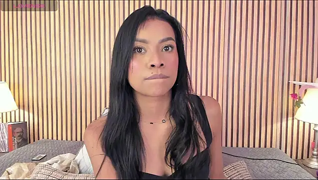 Snapshot of keeyla_stone chatting on 03-08-26, 07:23 keeyla stone online show from 03-08-26, 07:23