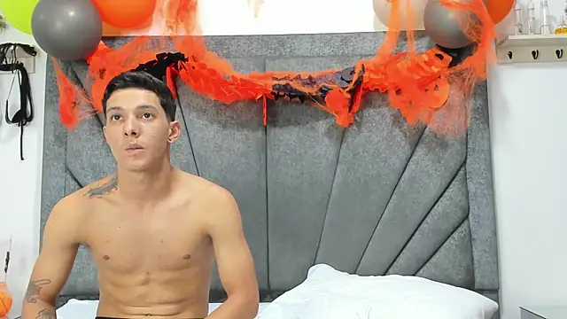 ZafiroAndFlynn online show from 10-26-25, 08:48