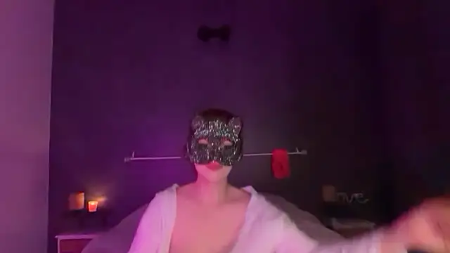 Lunahadidd online show from 04-24-26, 06:10