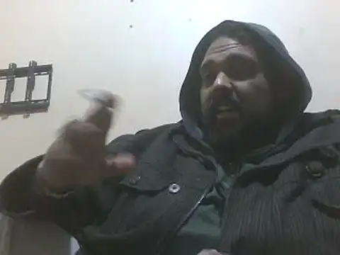 Snapshot of elpoop7305 chatting on 01-07-26, 01:13 elpoop7305 online show from 01-07-26, 01:13