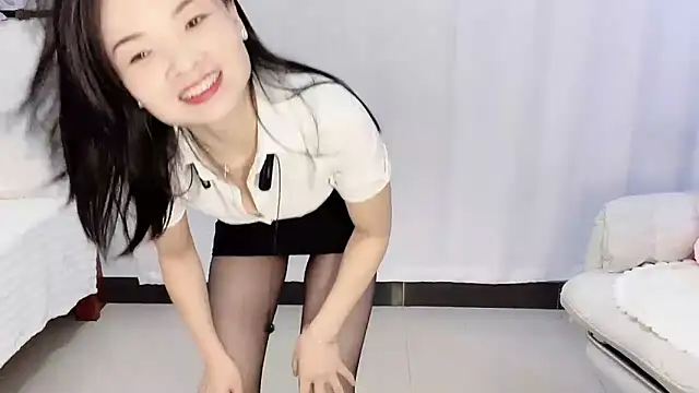 Snapshot of Tangbao-Baby chatting on 11-04-25, 01:16 Tangbao-Baby online show from 11-04-25, 01:16