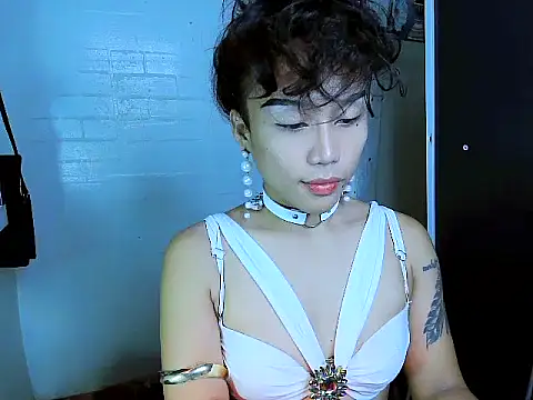 Snapshot of YourNikkieXxx chatting on 10-15-25, 10:32 YourNikkieXxx online show from 10-15-25, 10:32