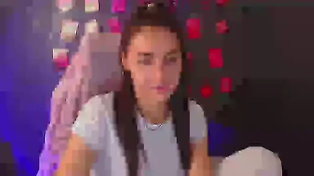 Aurora Loveu online show from 11-11-25, 07:30