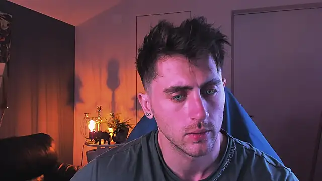 Oscar Miller  online show from 10-05-25, 09:02