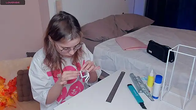 VedaSchulz online show from 11-26-25, 07:04