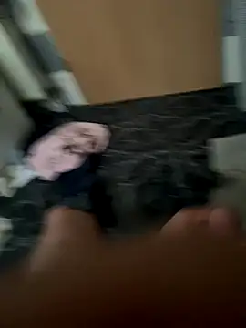 Snapshot of geilheit12 chatting on 10-03-25, 04:37 geilheit12 online show from 10-03-25, 04:37