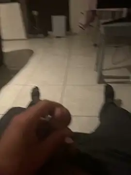 Snapshot of geilheit12 chatting on 10-11-25, 01:05 geilheit12 online show from 10-11-25, 01:05