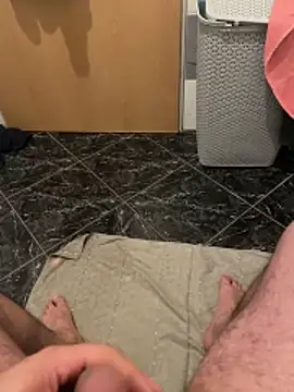 Snapshot of geilheit12 chatting on 11-06-25, 04:19 geilheit12 online show from 11-06-25, 04:19