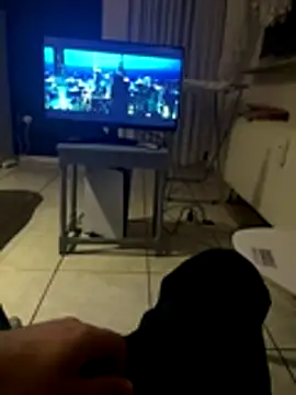 Snapshot of geilheit12 chatting on 12-16-25, 08:25 geilheit12 online show from 12-16-25, 08:25