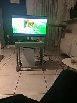 Snapshot of geilheit12 chatting on 12-18-25, 08:04 geilheit12 online show from 12-18-25, 08:04