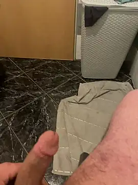 Snapshot of geilheit12 chatting on 02-21-26, 02:12 geilheit12 online show from 02-21-26, 02:12