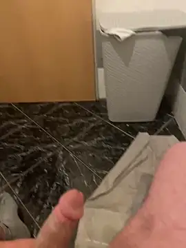 Snapshot of geilheit12 chatting on 03-29-26, 08:20 geilheit12 online show from 03-29-26, 08:20