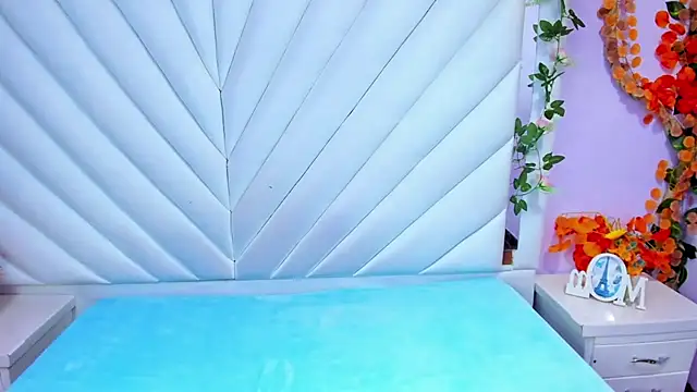 Snapshot of _Luna_Bennett chatting on 10-14-25, 12:50 Luna Bennett online show from 10-14-25, 12:50