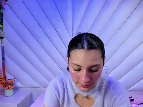 Snapshot of _Luna_Bennett chatting on 11-04-25, 01:21 Luna Bennett online show from 11-04-25, 01:21