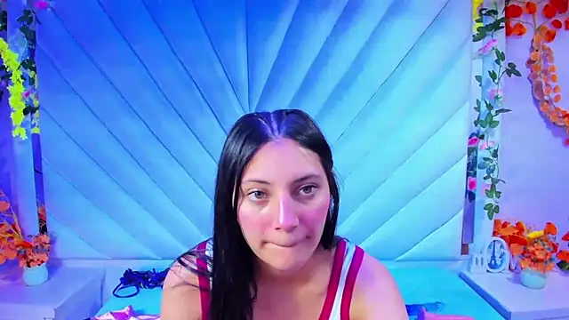 Snapshot of _Luna_Bennett chatting on 11-07-25, 12:38 Luna Bennett online show from 11-07-25, 12:38