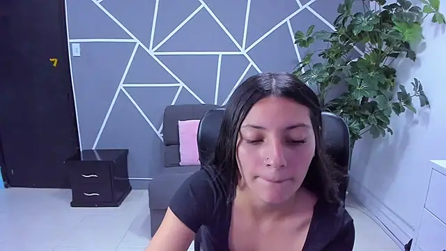 Snapshot of _Luna_Bennett chatting on 02-24-26, 08:29 Luna Bennett online show from 02-24-26, 08:29