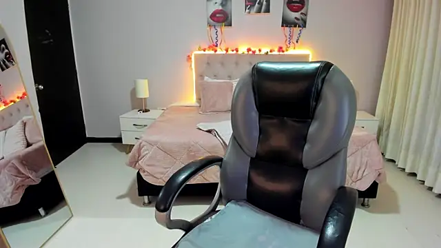 Miss Cataleya   online show from 07-29-26, 11:52