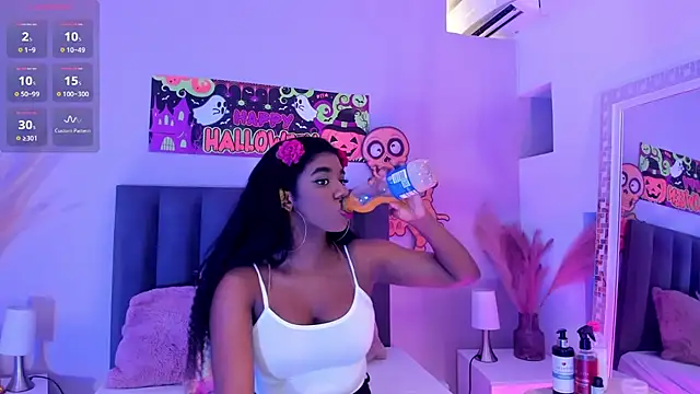 KendraChavez  online show from 10-23-25, 10:52