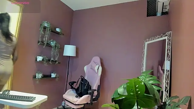 KendraChavez  online show from 11-04-25, 09:14