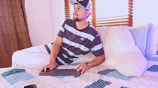 Snapshot of Deivy_gram chatting on 07-12-26, 11:34 Deivy gram online show from 07-12-26, 11:34