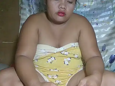 hot mom13 online show from 10-24-25, 07:05