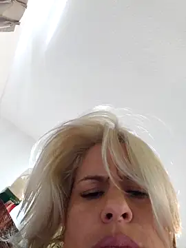 toomuchofafreak online show from 09-09-25, 04:28