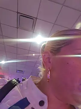 toomuchofafreak online show from 10-09-25, 10:24