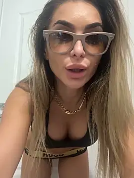 Snapshot of KaseyQuinn_ chatting on 09-09-25, 08:41 KaseyQuinn online show from 09-09-25, 08:41