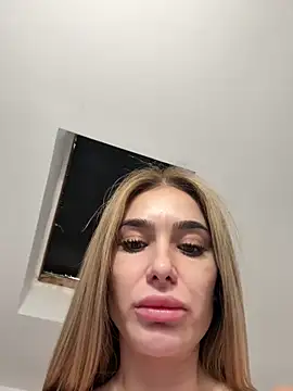 Snapshot of KaseyQuinn_ chatting on 11-22-25, 10:47 KaseyQuinn online show from 11-22-25, 10:47